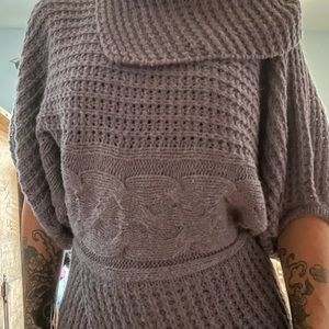 Large knit pull over sweater
